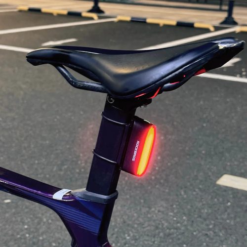 ROCKBROS 24120009001 lampă spate pentru bicicletă cu senzor de frânare, prindere magnetică, 7 moduri de iluminare, reîncărcabilă prin USB, rezistentă la apă IPX6