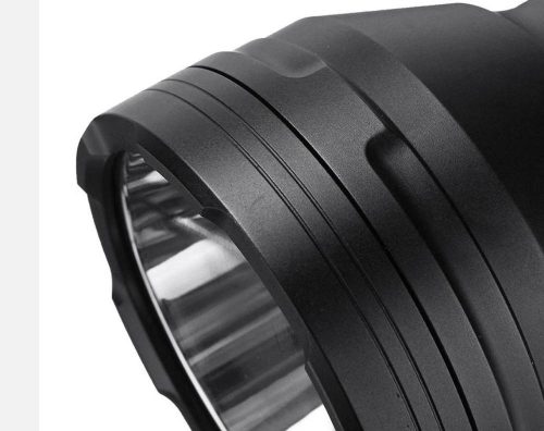 Astrolux FT03/Mateminco MT35 mini cu LED SFT40, cu rază de până la 1200 metri și 2200 lumeni